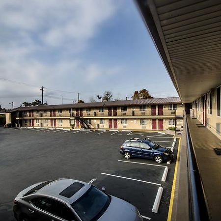 Days Inn By Wyndham Portland Central Exteriör bild