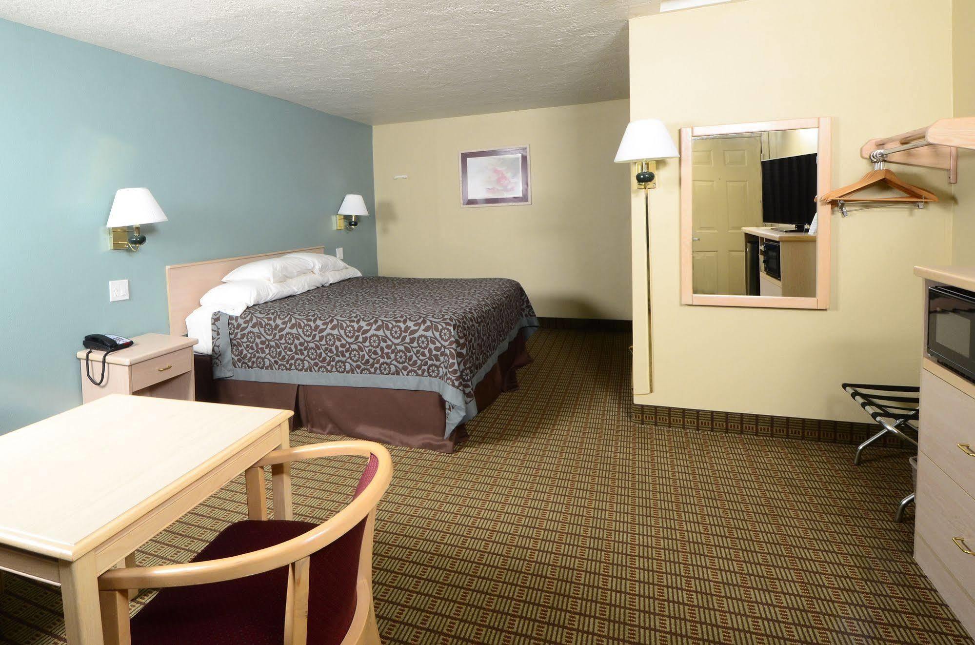 Days Inn By Wyndham Portland Central Exteriör bild